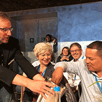 Herr Rodriguez als Glücksfee auf dem Kongress in Köln.