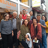 Yinson Rodriguez vor dem FUgE-Weltladen